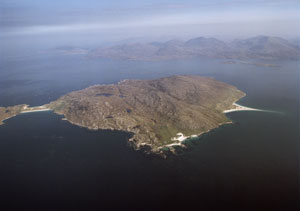 Fig. H7.2. Aerial view of  Tarasaigh from the south-east with Paibeil in the foreground (SC 1004371, taken 25 April 2005. Crown Copyright: RCAHMS)